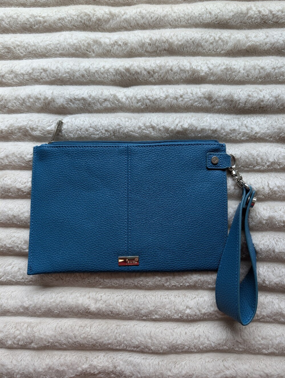 NWT Blue Wristlet Clutch - Sleek Everyday Carry